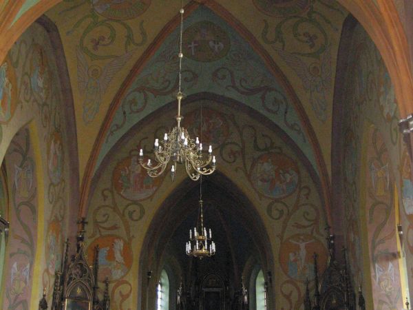 z nawy - na ołtarz główny.