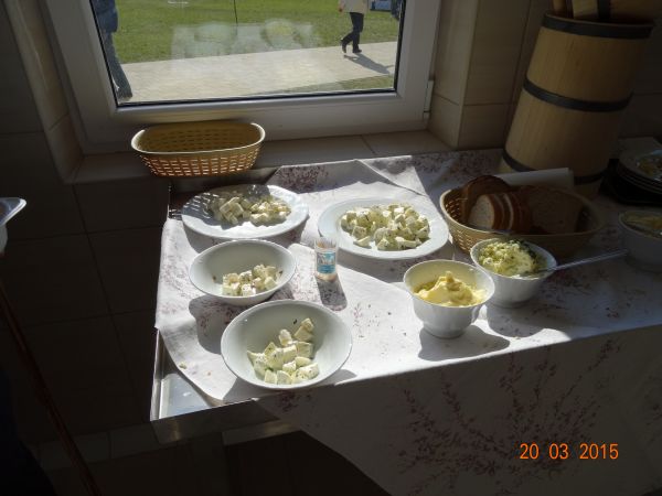 do posmakowania : sery, bryndze, podpuszczki, oscypki - w ofercie pracowni w Zespole Szkół Rolniczych. Oleje kulinarne zaś takie występują : rzepakowy, słoneczn