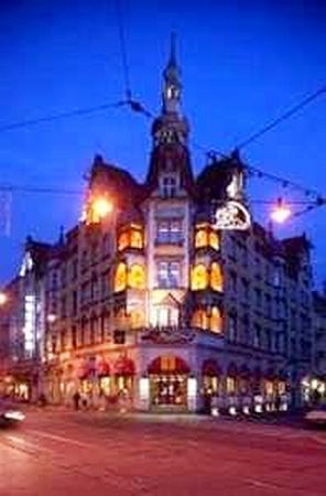 Jeden z piękniejszych budynków na ul. Zwycięstwa (Centrum miasta), rok budowy 1896, przechodził różne koleje własnościowo-użytkowe: hotelu, restauracji itp. ale