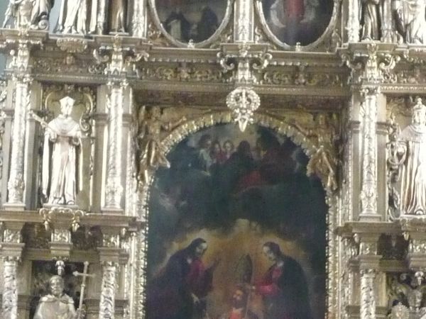 W głównym ołtarzu obraz patrona świątyni z 1647r Augusta Ranischa.