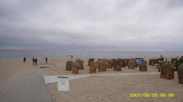 Świnoujście - poranny spokój na plaży