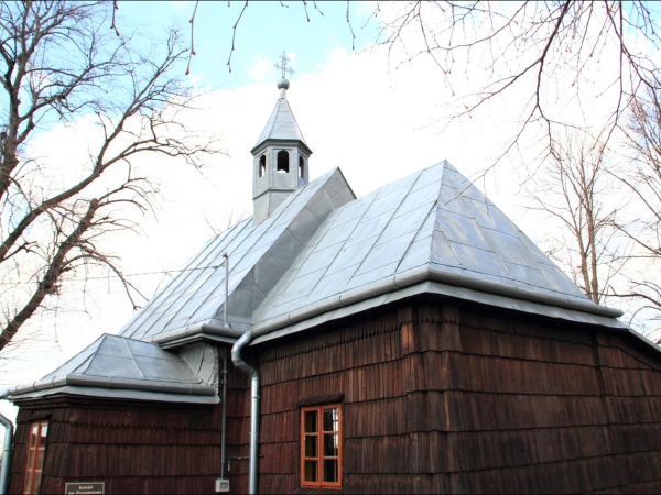 Kościół p.w. Przemienienia Pańskiego d. cerkiew greckokatolicka. Rok budowy 1683 r.  Przebudowany w 1865 r.