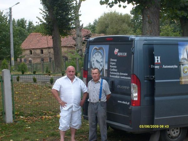 Edek K. i Franek J. główny darczyńca zegara na wieżę kościelną