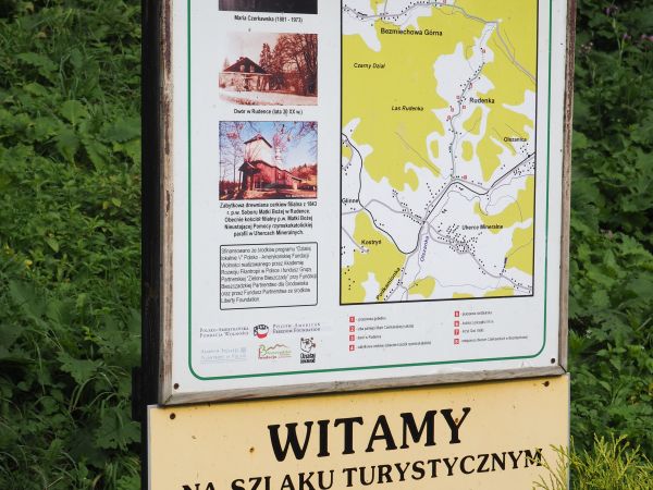 plansza przy Szlaku "Zielony Cień" - a dlaczego 10 km ? - bo Maria po wyjściu za mąż i po połączeniu majątków ziemskich konno objeżdżała pola, lasy, pastwiska /