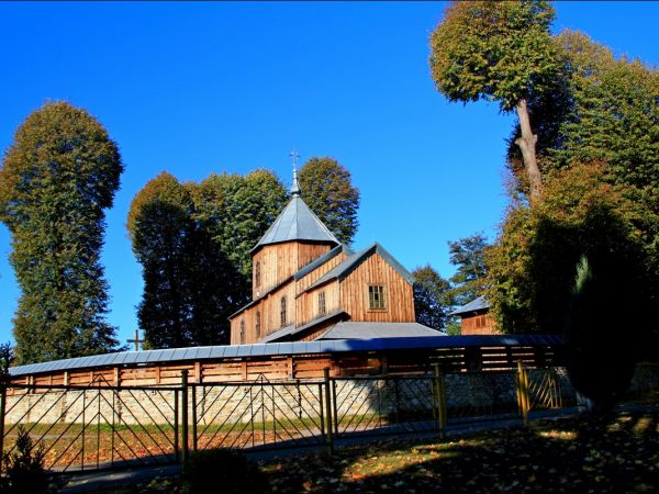 Cerkiew Opieki Matki Bożej w Młynach. Wybudowana pod koniec XVII wieku.  Obecnie Kościół filialny rzymskokatolickiej parafii w Korczowej. W latach 1852-70  prob