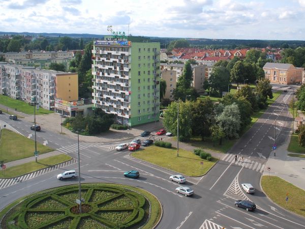 Rondo w centrum Piły z widokiem na ul. Wodną.