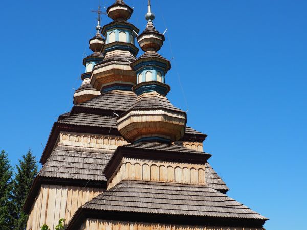 dziś możemy mówić o "polskim kościele drewnianym" jako fenomenie w skali europejskiej, podobnie też drewniane świątynie innych wyznań - w tym słynne cerkiewki u