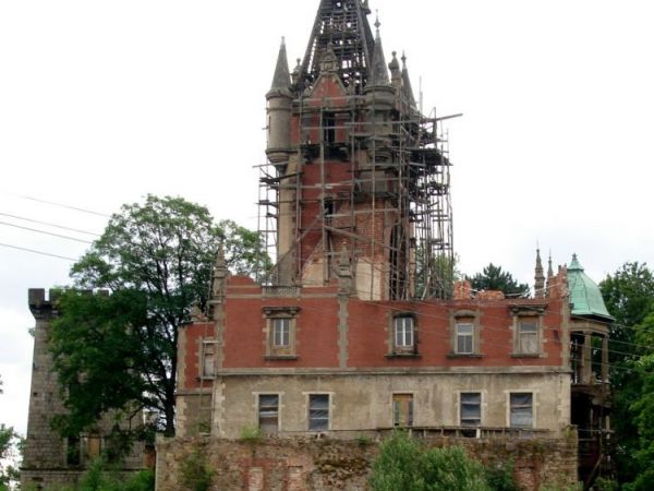 Wojanow-Bobrow
Zamek znany jako Biberstein