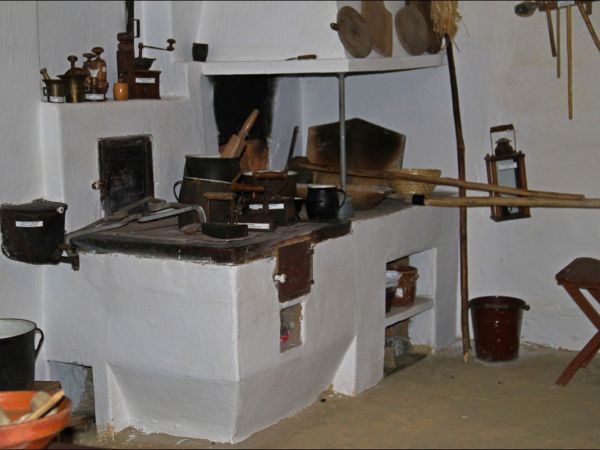 Skansen w Markowej - Chałupa kmieca konstrukcji przysłupowej z 1874 r - kuchnia