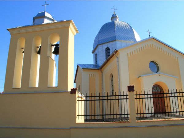 Cerkiew greckokatolicka p.w. Przemienienia Pańskiego w Skopowie . Zbudowana w 1900 roku. Murowana, trójdzielna, na planie krzyża, z kopułą pośrodku. Obecnie   k