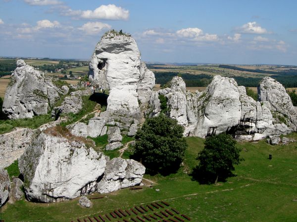 Zamek OGRODZIENIEC **** http://www.zamek-ogrodzieniec.pl/ **** http://zamki.net.pl/zamki/podzamcze/podzamcze.php **** Zamek Ogrodzieniec znajduje się w Podzamcz