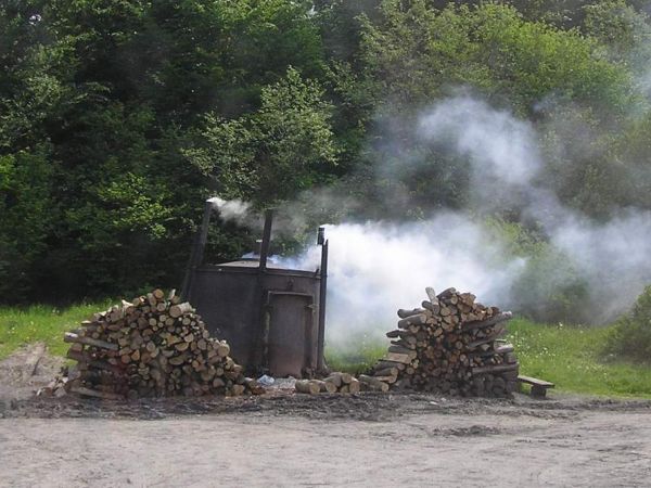 Wypał węgla drzewnego