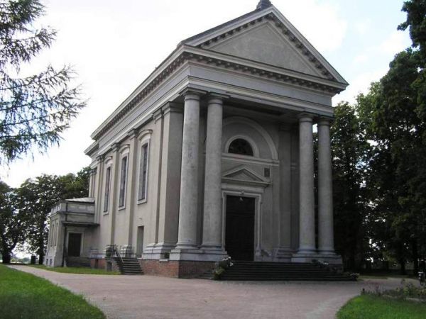 Kościół Wniebowzięcia NMP fundacji Krasińskich