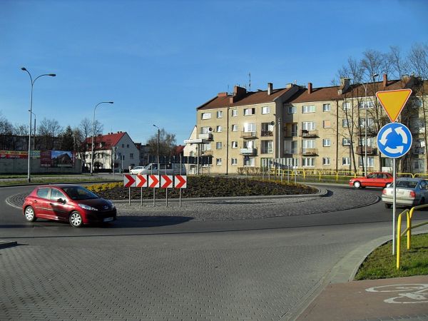Rondo Wałaszewskiego na skrzyżowaniu ulic Sikorskiego i Skarszewskiej
