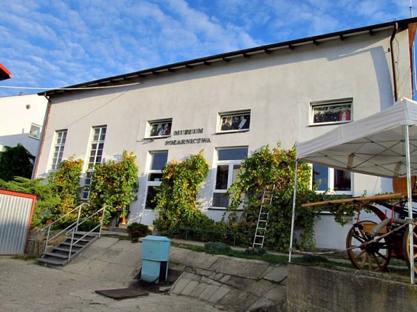 Muzeum pożarnictwa na terenie franciszkańskiego klasztoru-sanktuarium w Niepokalanowie („Gród Maryi”)