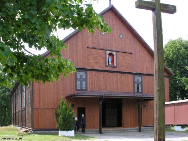 Kuzie – Kościół Matki Boskiej Różańcowej