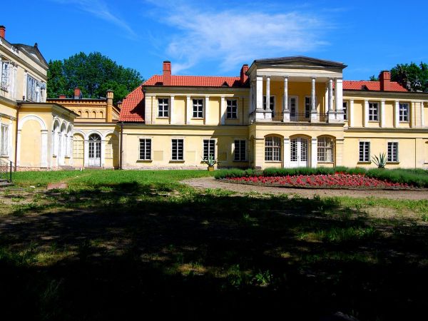 Pałac Sierakowskich w Waplewie Wielkiem - czerwiec 2014.