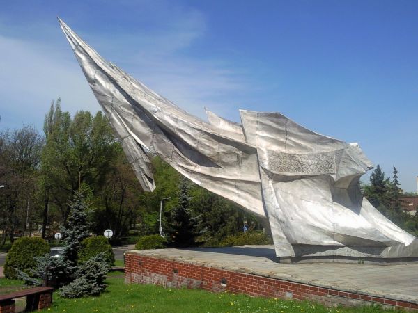 Pomnik przed Urzędem Miejskim w Czeladzi