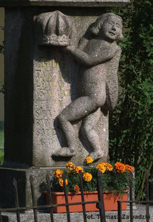 Fragment krzyża przy urzędzie gminy w Naruszewie
06 06 2011