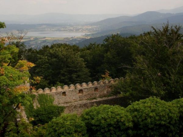 Zamek Chojnik (Jelenia Góra-Sobieszów) – zbudowany w 1364. W 1392 r. zamek otrzymuje od księżnej Agnieszki  (z piastowskiej linii świdnicko-jaworskiej) ry