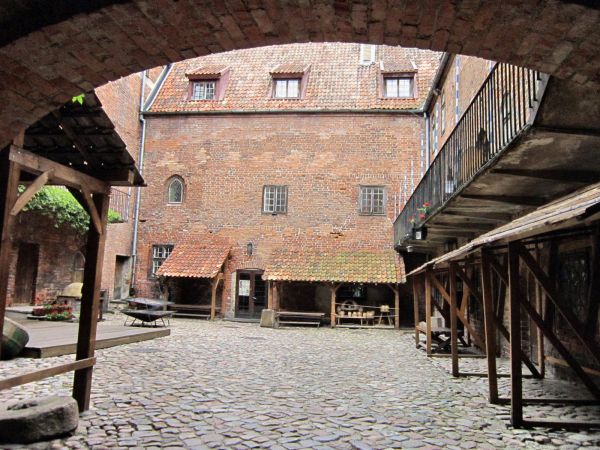 Kętrzyn-dziedziniec zamku krzyzackiego,2012-06-11