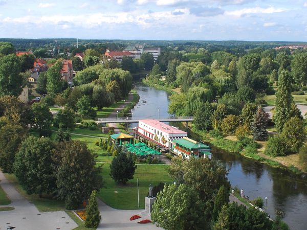 Widok na rzękę Gwde oraz na Barkę niedaleko mostu im. Bolesława Chrobrego