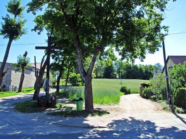 Alejka do kościoła i ulica Zielona