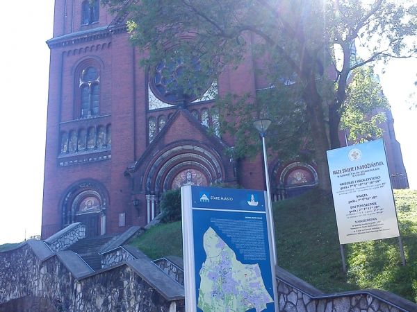 Czeladź-Neoromański kościół św. Stanisława Biskupa i Męczennika.