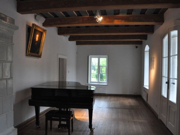 Żelazowa Wola, wnętrze dworku-muzeum Fryderyka Chopina.