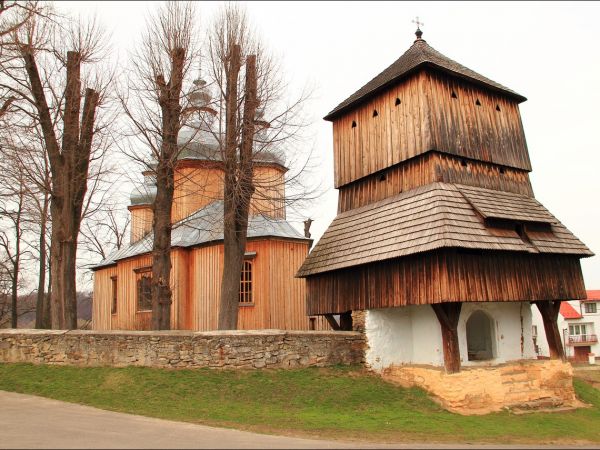 Cerkiew pw. św. Mikołaja w Dobrej Szlacheckiej . Obecnie kościół rzymskokatolicki p.w.  Podwyższenia Św. Krzyża . Zbudowana w 1879 r. Obok , na osi - druga cerk