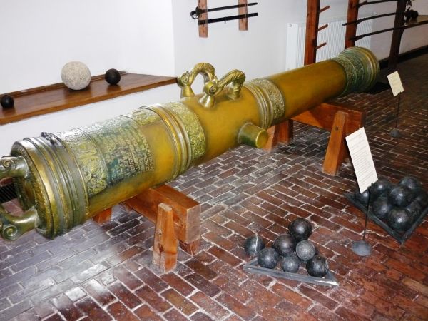 Jedno z dział dawnej twierdzy Zamojskiej.