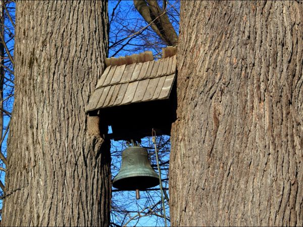 Cerkiew greckokatolicka pw. Pokrow Przeświętej Bogarodzicy w Roztoce gm. Bircza. Zbudowana w 1936 r. Po wojnie cerkiew zmieniono w kościół rzymskokatolicki pw.