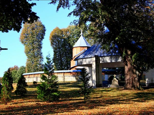 Cerkiew Opieki Matki Bożej w Młynach. Wybudowana pod koniec XVII wieku.  Obecnie Kościół filialny rzymskokatolickiej parafii w Korczowej. W latach 1852-70  prob