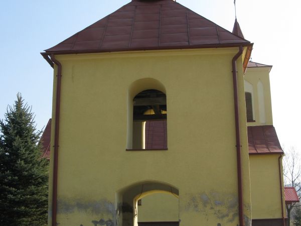 dzwonnica przy dawnej cerkwi, z początku XIX wieku.