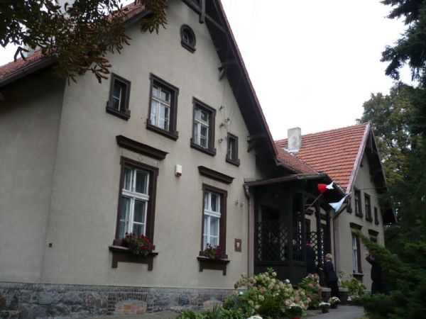 Plebania przy kościele Narodzenia NMP.w Kotłowie.