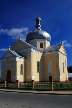 Cerkiew parafii grekokat. pw. Chrystusa Zmartwychwstałego. Jest to budynek murowany z 1880 roku. W latach 1915 - 1921 była odbudowana po pożarze. Obecnie jest t