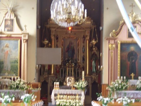 Wnętrze kościoła (Ołtarz)