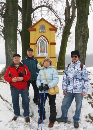Są nieodłącznym elementem naszego krajobrazu, stoją przy zagrodach, na rozstajach dróg, w miejscach tragicznej śmierci, przy zapomnianych cmentarzach osób zmarł