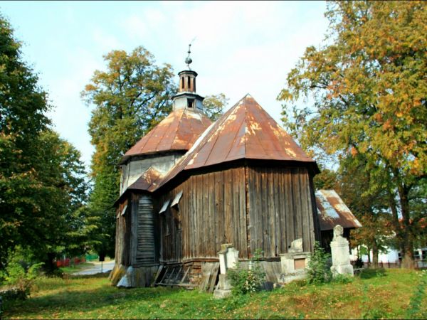 Cerkiew Pokrow Przeświętej Bogarodzicy w Miękiszu Starym. Zbudowana w latach 1803−1811. Wokół cerkwi groby rodziny Younga.