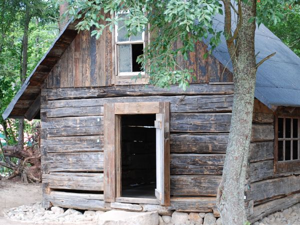 Chata trapera kanadyjskiego.