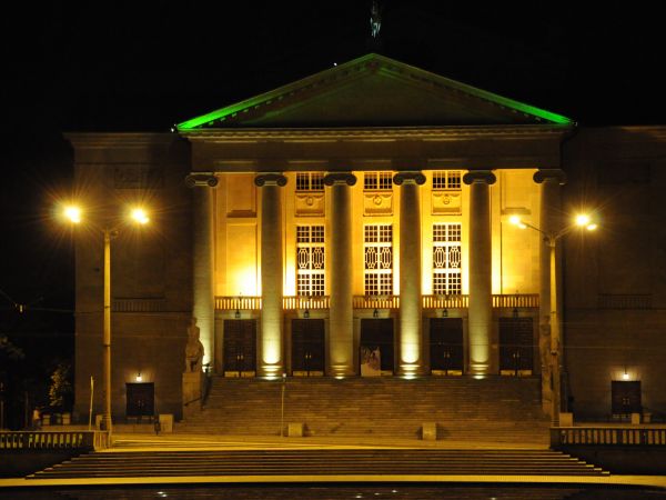 Poznań, gmach opery.