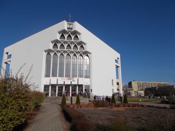 Kraków-os.Dywizjonu 303  .Kościół Św.Brata Alberta.