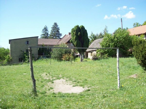 Skorzynice wieś.Tu przed wojną było gospodarstwo ogodnicze.