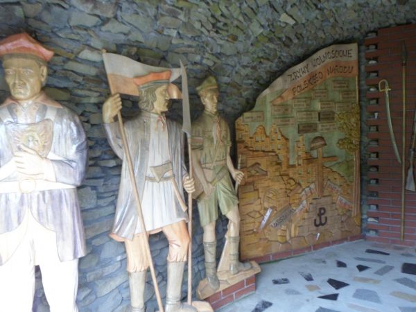 "Zrywy wolnościowe Polskiego Narodu" - w jednej z grot na Golgocie.