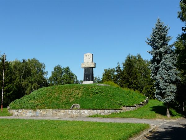 Pomnik w parku miejskim