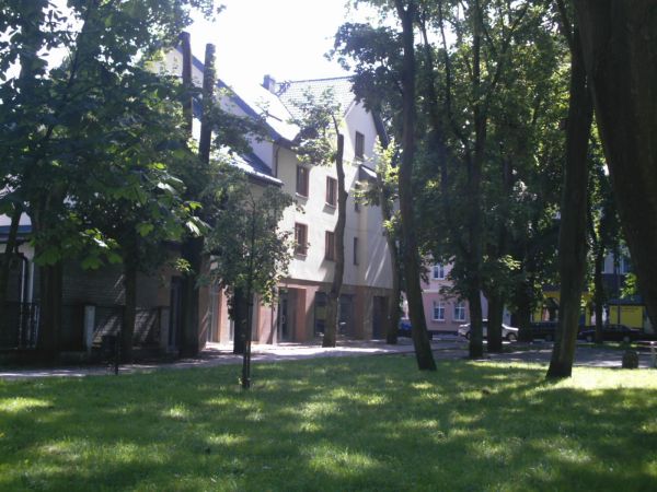 Widok od strony skwerku.