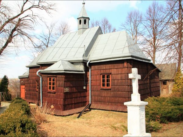 Kościół p.w. Przemienienia Pańskiego d. cerkiew greckokatolicka. Rok budowy 1683 r.  Przebudowany w 1865 r.