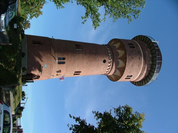 Wieza widokowa. Polecam spacer po schodach z kamienia na 7 piętro. Obejrzysz  na poszczególnych kondygnacjach pomysłowe galerie.