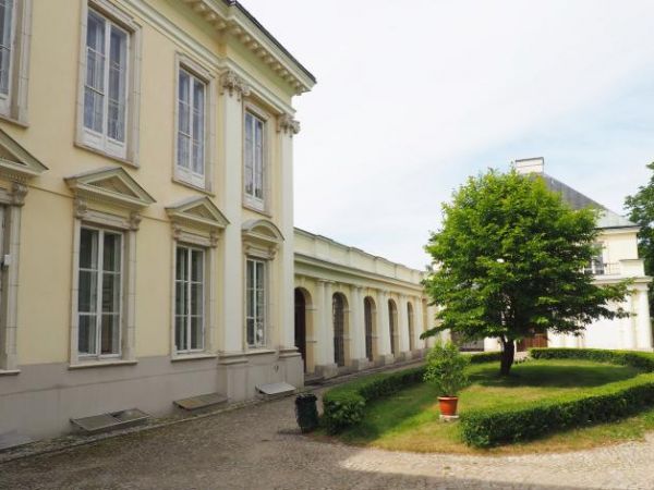 zespół pałacowo - parkowy Pani Marii Walewskiej.