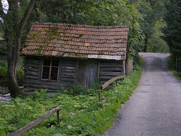 Stara chata nad rz Skawicą
